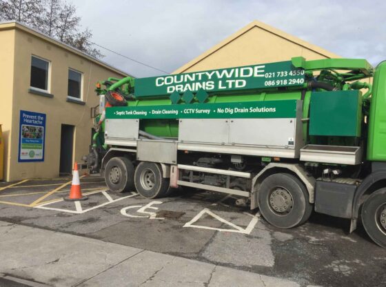 Country Wide Drains Truck